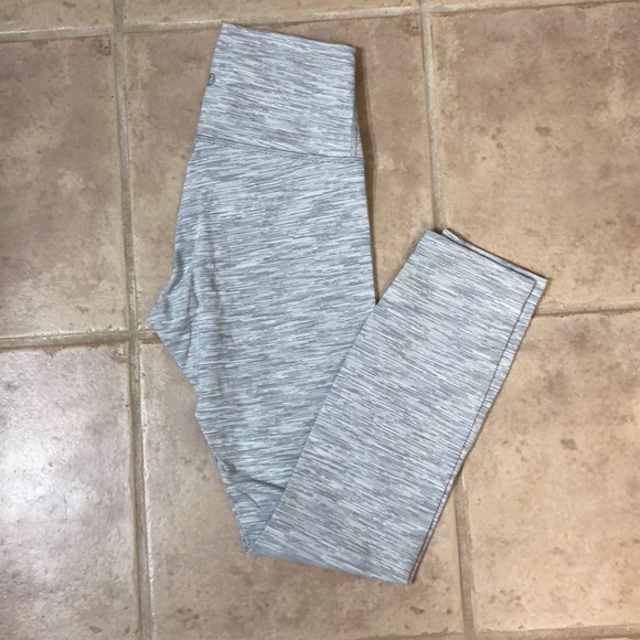 lululemon athletica Pants - Lululemon winder under. Size 6